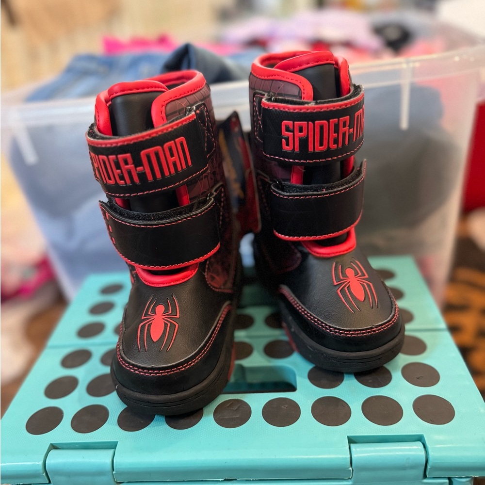 Spiderman Toddler 7 Lightup SnowBoots